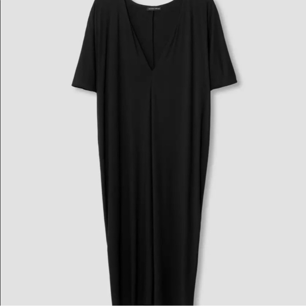 NWT Universal Standard Premiere Double V Dress size Small or 14/16 Black